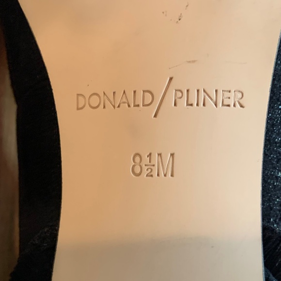 Donald Pliner "Exquisite Fancy Leather Fringed Shoes" - Picture 10 of 15